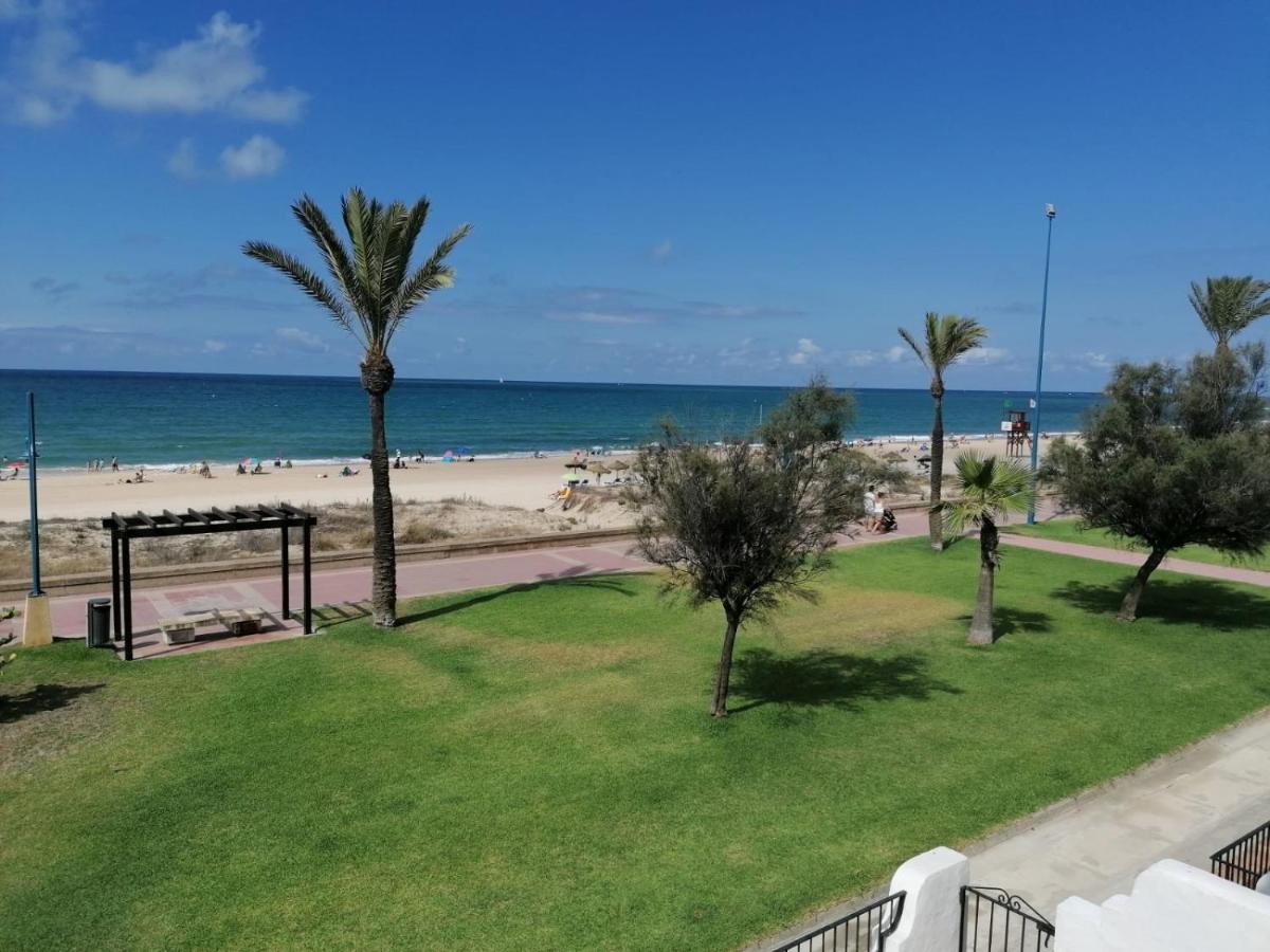 Barrosa Frente Al Mar Apartment Chiclana de la Frontera Bagian luar foto