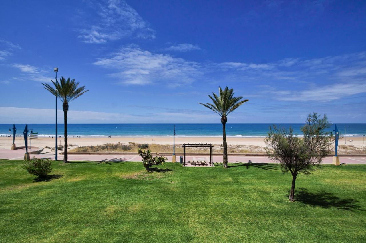 Barrosa Frente Al Mar Apartment Chiclana de la Frontera Bagian luar foto